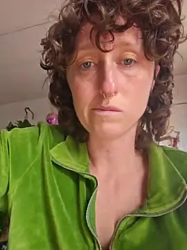 mossy kiss online show from 12-14-25, 07:52