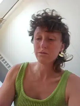 mossy kiss online show from 01-31-25, 03:44