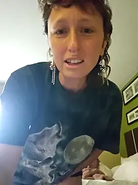 mossy kiss online show from 12-29-24, 05:22