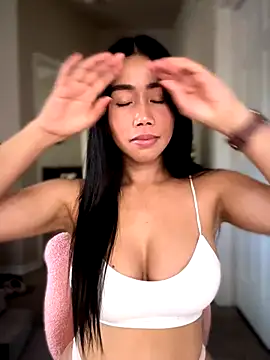 JazzieXo online show from 12-17-25, 08:25