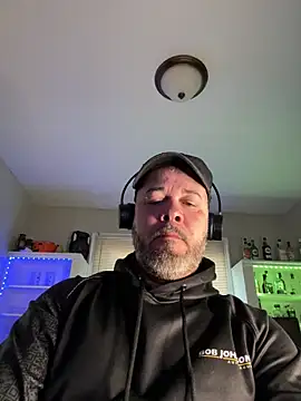 Snapshot of Cristian-Brayan chatting on 03-11-25, 12:28 Cristian-Brayan online show from 03-11-25, 12:28