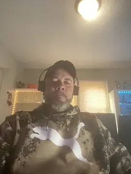 Snapshot of Cristian-Brayan chatting on 02-23-25, 01:42 Cristian-Brayan online show from 02-23-25, 01:42