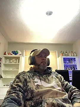 Snapshot of Cristian-Brayan chatting on 10-27-25, 04:08 Cristian-Brayan online show from 10-27-25, 04:08