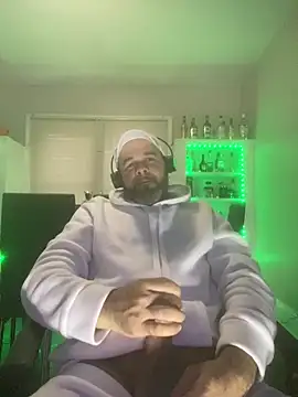 Snapshot of Cristian-Brayan chatting on 01-18-25, 01:29 Cristian-Brayan online show from 01-18-25, 01:29