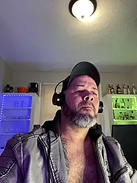 Snapshot of Cristian-Brayan chatting on 03-04-25, 01:17 Cristian-Brayan online show from 03-04-25, 01:17