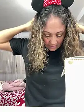 gabiTetas online show from 10-31-25, 06:04