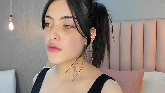 Snapshot of Alexa_Thaylor_ chatting on 09-15-25, 03:45 Alexa Thaylor  online show from 09-15-25, 03:45