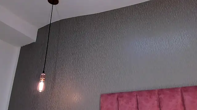 Alexa Thaylor  online show from 10-28-25, 03:11