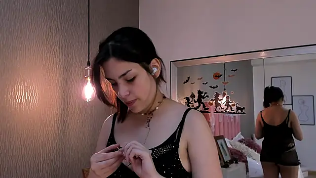 Snapshot of Alexa_Thaylor_ chatting on 10-12-25, 07:37 Alexa Thaylor  online show from 10-12-25, 07:37