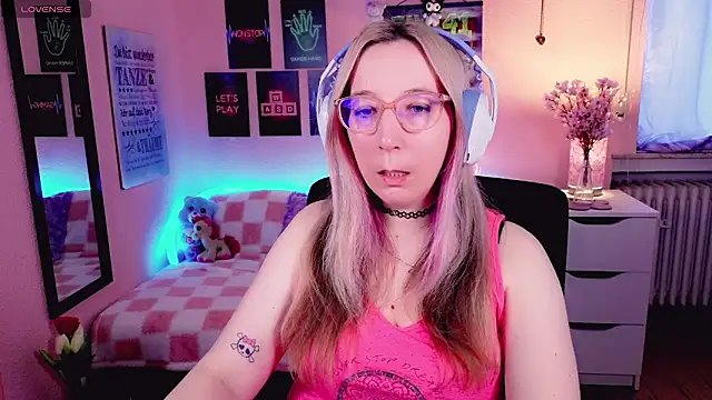 Snapshot of JustKerry chatting on 02-10-26, 08:57 JustKerry online show from 02-10-26, 08:57