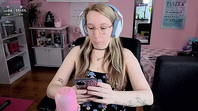 JustKerry online show from 04-28-26, 07:46