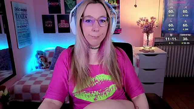 Snapshot of JustKerry chatting on 02-13-26, 07:52 JustKerry online show from 02-13-26, 07:52