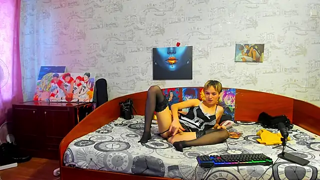 KagamiTayga online show from 09-16-25, 08:37