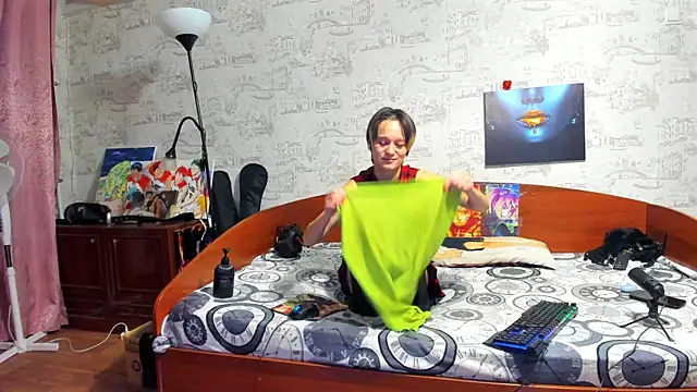 KagamiTayga online show from 12-17-25, 02:38