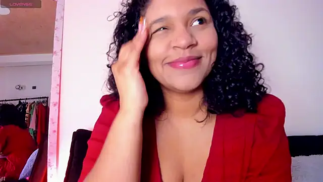 Snapshot of iriss_25 chatting on 10-12-25, 12:39 iriss 25 online show from 10-12-25, 12:39