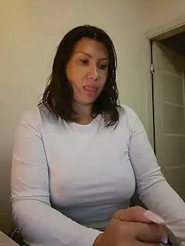 Snapshot of ROXOLANAA_SEXY chatting on 06-25-26, 09:09 ROXOLANAA SEXY online show from 06-25-26, 09:09