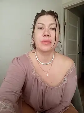 Snapshot of ROXOLANAA_SEXY chatting on 04-06-26, 06:58 ROXOLANAA SEXY online show from 04-06-26, 06:58