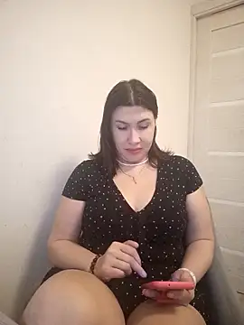 Snapshot of ROXOLANAA_SEXY chatting on 03-28-26, 04:08 ROXOLANAA SEXY online show from 03-28-26, 04:08