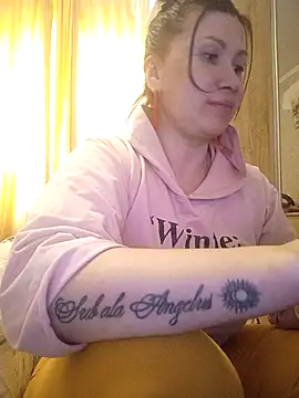 Snapshot of ROXOLANAA_SEXY chatting on 03-30-26, 02:07 ROXOLANAA SEXY online show from 03-30-26, 02:07