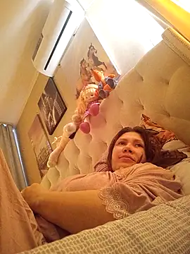 Snapshot of ROXOLANAA_SEXY chatting on 03-12-26, 02:10 ROXOLANAA SEXY online show from 03-12-26, 02:10