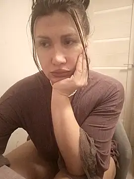 Snapshot of ROXOLANAA_SEXY chatting on 04-04-26, 11:22 ROXOLANAA SEXY online show from 04-04-26, 11:22