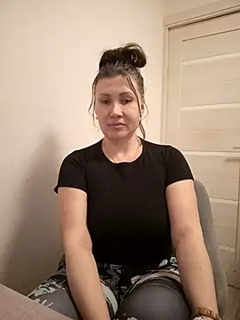 Snapshot of ROXOLANAA_SEXY chatting on 03-19-26, 08:31 ROXOLANAA SEXY online show from 03-19-26, 08:31