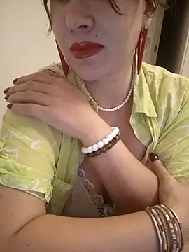 Snapshot of ROXOLANAA_SEXY chatting on 10-22-25, 05:23 ROXOLANAA SEXY online show from 10-22-25, 05:23