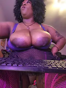 Snapshot of _Ruby_Shy chatting on 04-21-26, 11:00 Ruby Shy online show from 04-21-26, 11:00