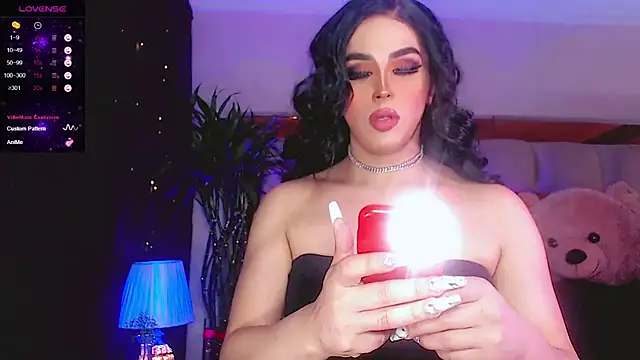 Snapshot of Sophiesweet5 chatting on 02-24-26, 07:09 Sophiesweet5 online show from 02-24-26, 07:09