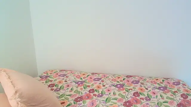 Snapshot of All_yours555 chatting on 04-03-26, 06:58 All yours555 online show from 04-03-26, 06:58