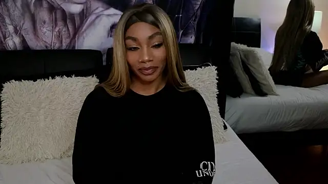 emely brandon online show from 11-10-25, 01:54