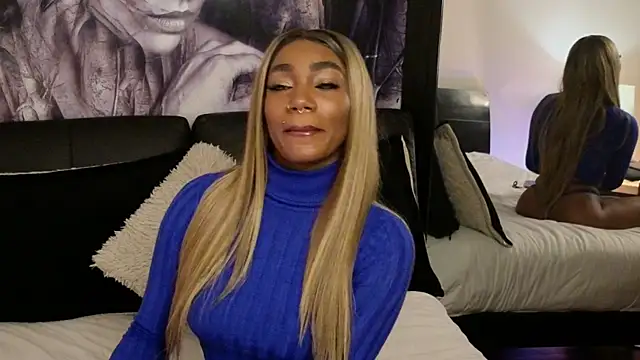 emely brandon online show from 11-07-25, 04:17