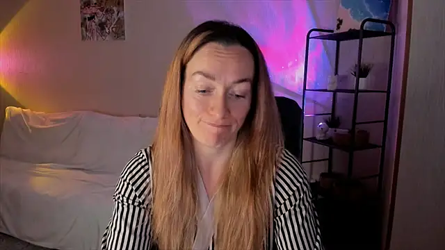 RebeccaMartinez online show from 12-14-25, 08:09