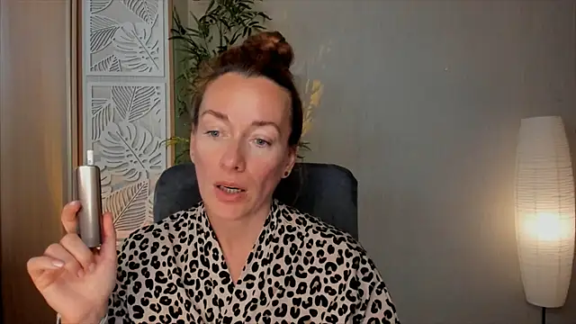 Snapshot of RebeccaMartinez chatting on 06-30-26, 10:04 RebeccaMartinez online show from 06-30-26, 10:04