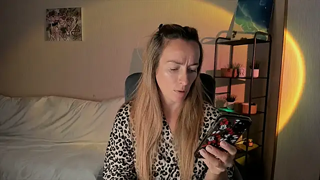 RebeccaMartinez online show from 09-27-25, 07:25