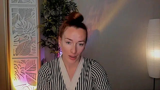 RebeccaMartinez online show from 06-03-26, 09:32