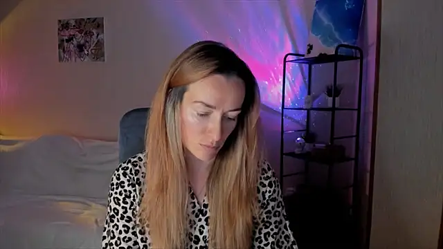 RebeccaMartinez online show from 11-29-25, 07:19