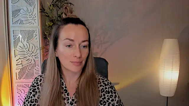 RebeccaMartinez online show from 02-10-26, 10:14