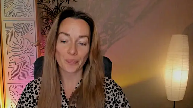 RebeccaMartinez online show from 02-07-26, 06:54