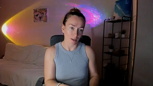 RebeccaMartinez online show from 11-04-25, 12:42