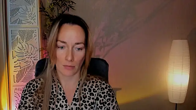 RebeccaMartinez online show from 02-11-26, 05:51