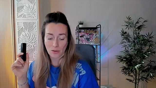 RebeccaMartinez online show from 02-02-26, 06:23