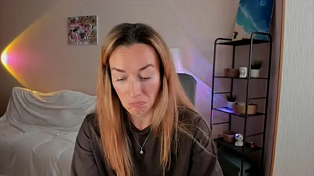 RebeccaMartinez online show from 10-31-25, 08:00