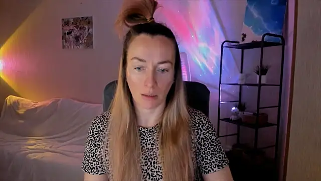 RebeccaMartinez online show from 12-15-25, 05:57