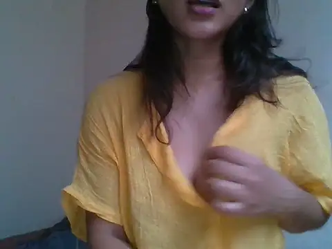  smiling4u  online show from 06-19-26, 08:20