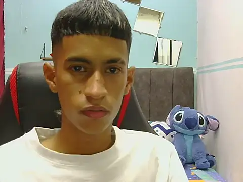 Angelstripboy online show from 05-12-26, 11:11