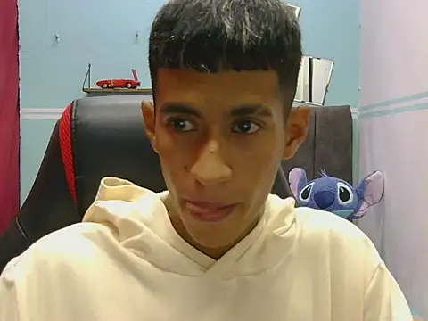 Angelstripboy online show from 05-19-26, 06:37