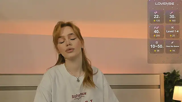 Snapshot of Phoenix_Margo chatting on 09-14-25, 02:56 Phoenix Margo online show from 09-14-25, 02:56