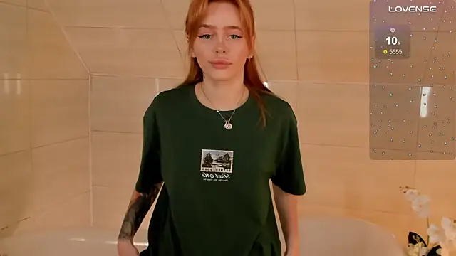 Snapshot of Phoenix_Margo chatting on 09-09-25, 03:27 Phoenix Margo online show from 09-09-25, 03:27