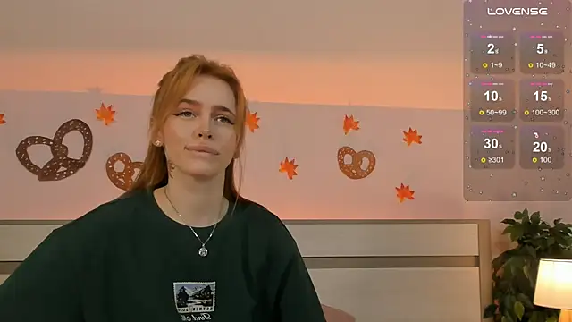 Snapshot of Phoenix_Margo chatting on 09-23-25, 03:35 Phoenix Margo online show from 09-23-25, 03:35